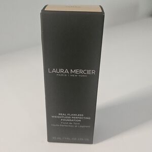 Laura Mercier Real Flawless Weightless Perfecting Foundation 4C1 praline 1 Fl Oz